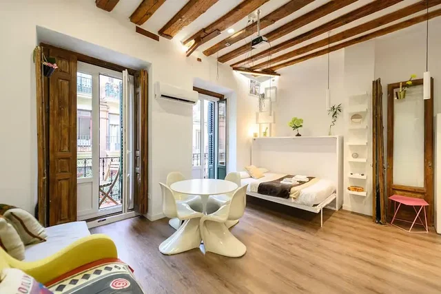 Bedroom; view, wood beams, natural light, modern style
