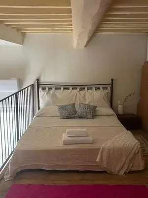 Schlafzimmer; holzboden, tageslicht, moderner stil