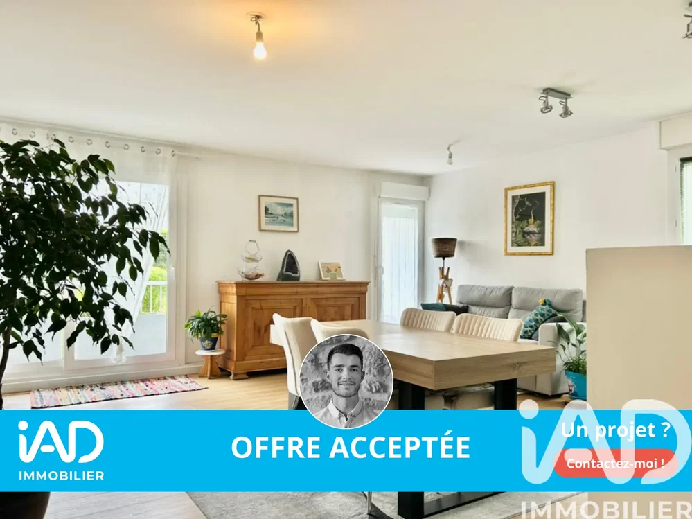 Oturma odası; doğal ışık, modern stil