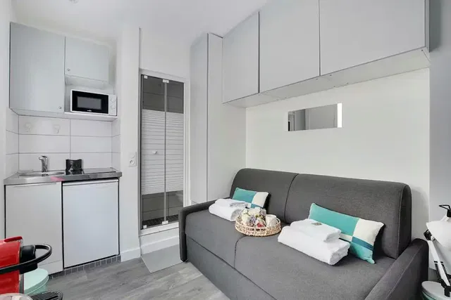 Cuisine; électroménager, lumière naturelle, style moderne