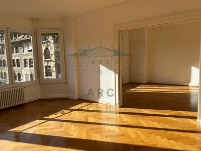 Wohnzimmer; blick, holzboden, tageslicht