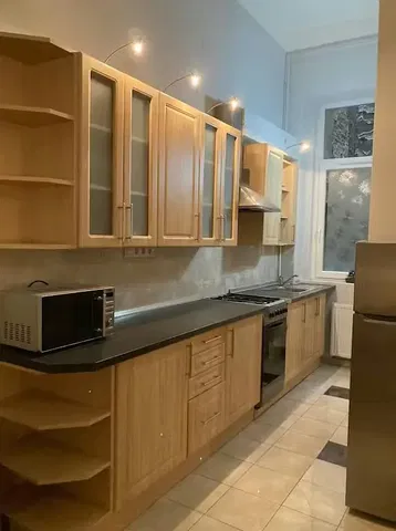 Кухиња; кухињски апарати, плочице