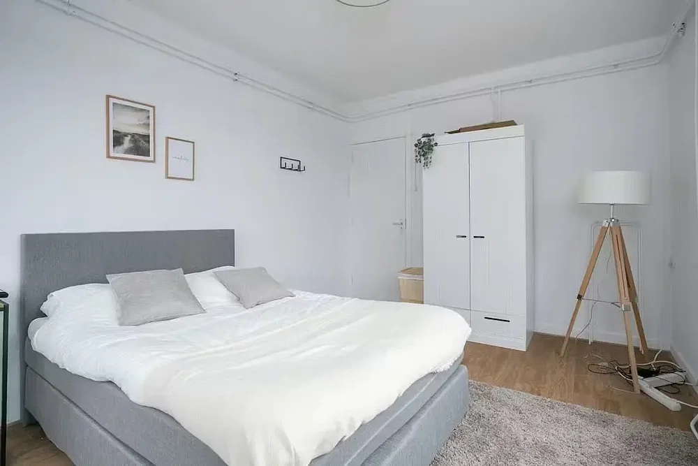 Chambre; lumière naturelle, style moderne