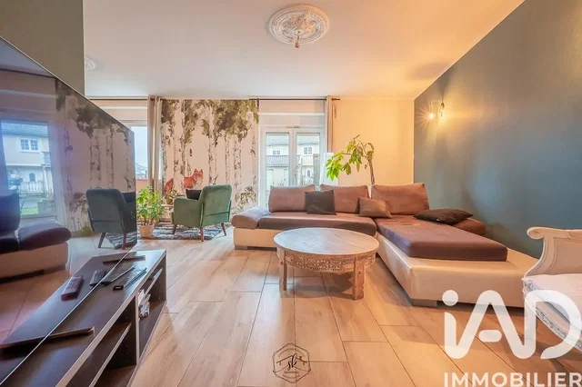 Wohnzimmer; blick, holzboden, tageslicht, moderner stil