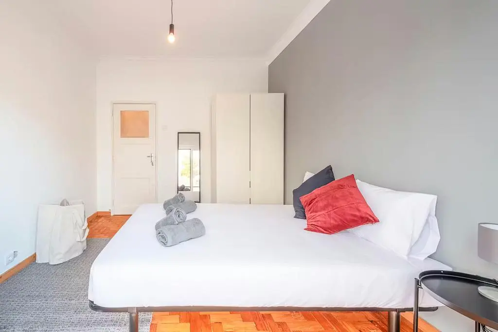 Schlafzimmer; tageslicht, moderner stil