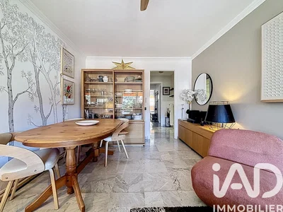 غرفة معيشة; أرضية من البلاط, أسلوب عصري