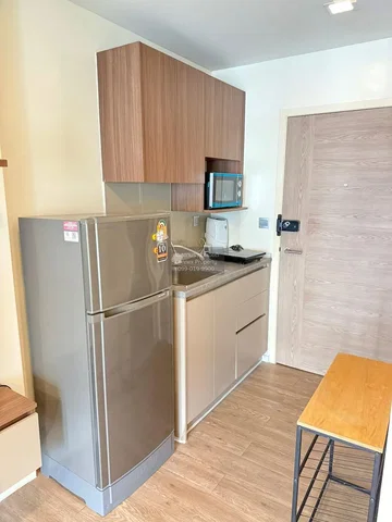 Kitchen; kitchen appliances, tile floor