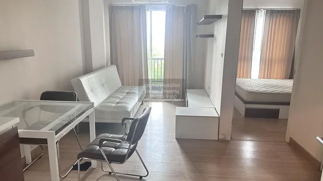 Дневна соба; природно светло, поглед