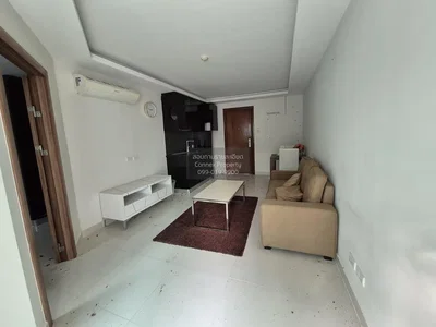 Oturma odası; doğal ışık, modern stil, fayans zemin