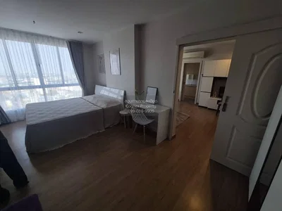 Chambre; lumière naturelle, parquet