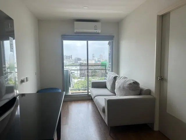 Obývací pokoj; výhled, přirozené světlo