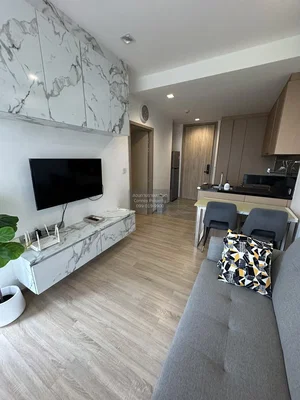Wohnzimmer; moderner stil, holzboden, tageslicht, renoviert