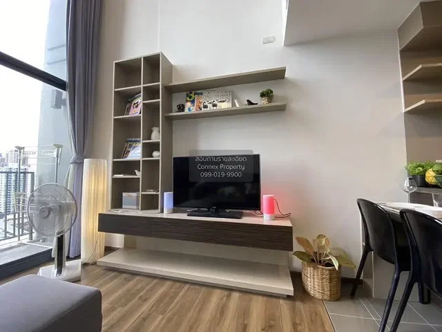 Wohnzimmer; blick, holzboden, tageslicht, moderner stil