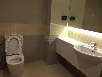 Toilette; fliesenboden, renoviert