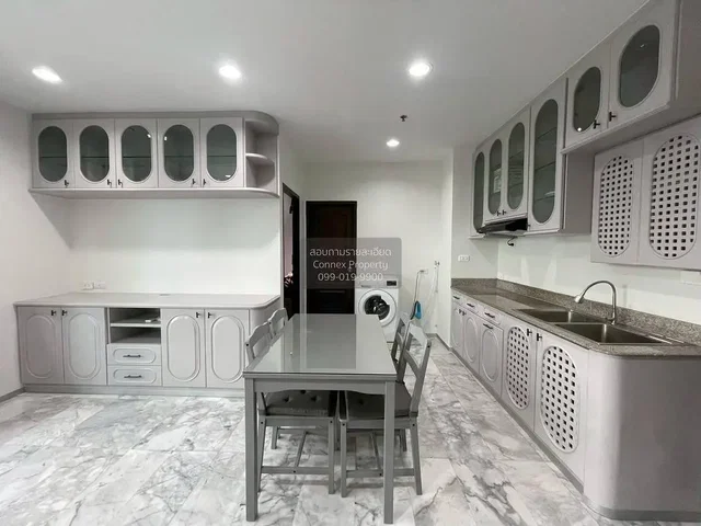 Küche; küchengeräte, fliesenboden, renoviert, tageslicht