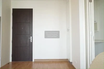 Chambre; parquet, lumière naturelle