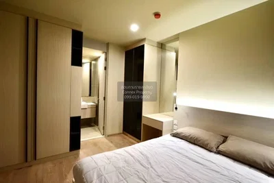 Schlafzimmer; holzboden, tageslicht, moderner stil