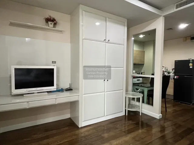 Living room; wood floor, modern style