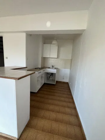 Kuchnia; podłoga z płytek