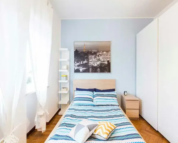 Bedroom; natural light, modern style