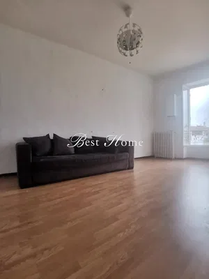 Salon; vue, parquet, lumière naturelle