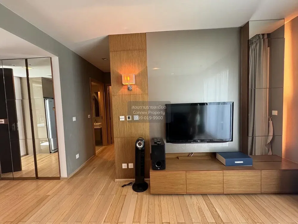 Salon; parquet, style moderne