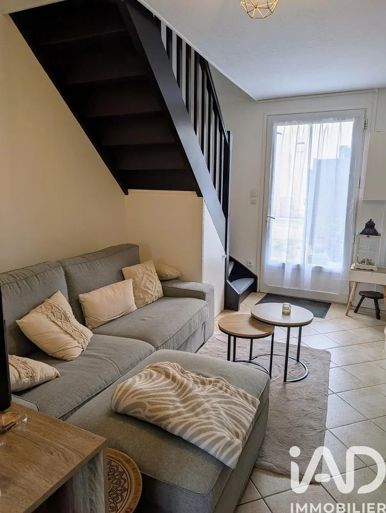 Oturma odası; doğal ışık, modern stil
