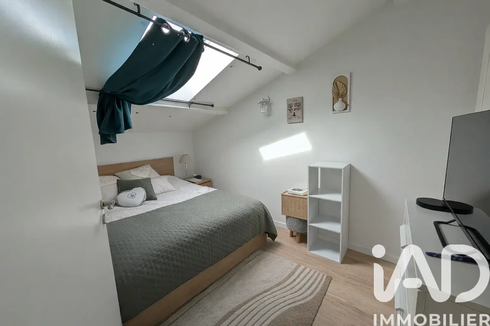 Yatak odası; doğal ışık, modern stil