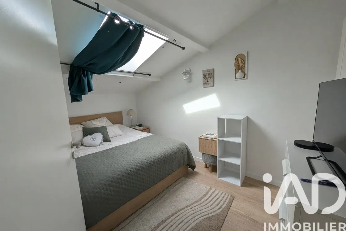 Yatak odası; doğal ışık, modern stil