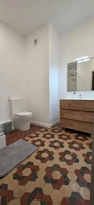 Toilette; fliesenboden