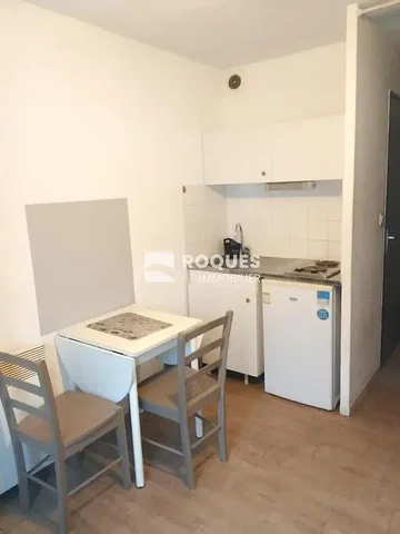Kitchen; kitchen appliances, tile floor