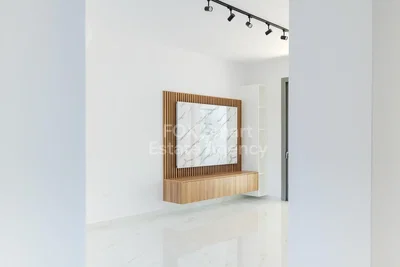 Дневна соба; плочице, реновиран, природно светло, модерни стил