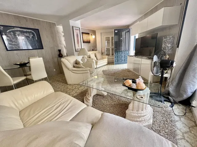 Salon; światło dzienne, styl nowoczesny