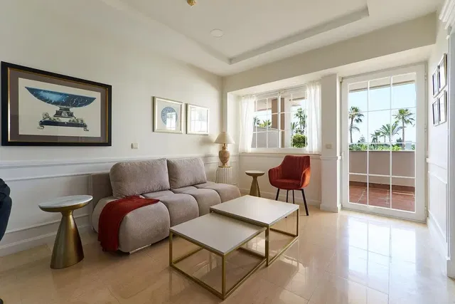 Soggiorno; vista, luce naturale, stile moderno