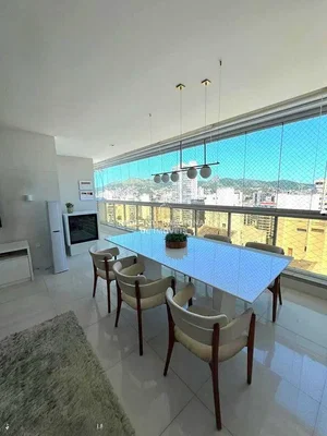 Oturma odası; manzara, fayans zemin, doğal ışık, modern stil