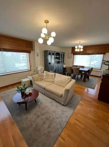 Wohnzimmer; tageslicht, holzboden, moderner stil