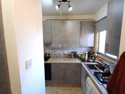 Kuchyně; kuchyňské spotřebiče, dlažba