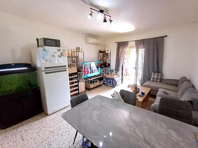 Obývací pokoj; kuchyňské spotřebiče, přirozené světlo