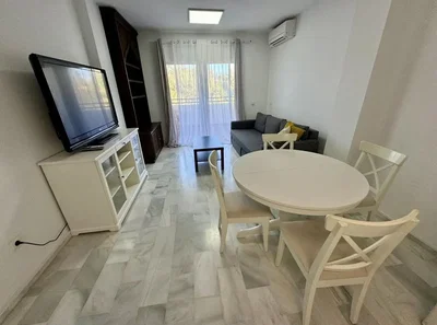 Wohnzimmer; fliesenboden, tageslicht, blick