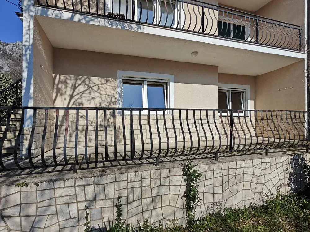 Балкон; поглед