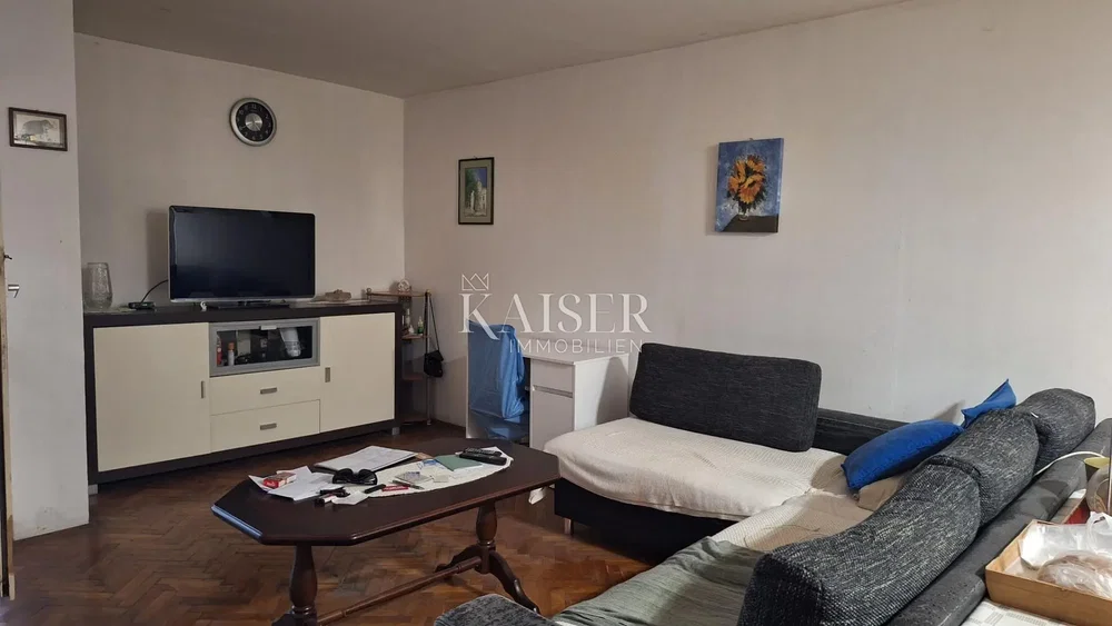 Obývací pokoj; dřevěná podlaha, rustikální styl