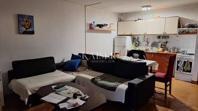 Кухня; нуждае се от ремонт