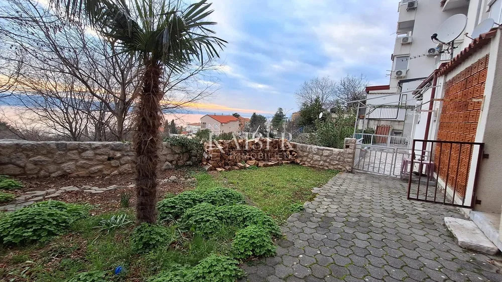 Dům a okolí; výhled, přirozené světlo