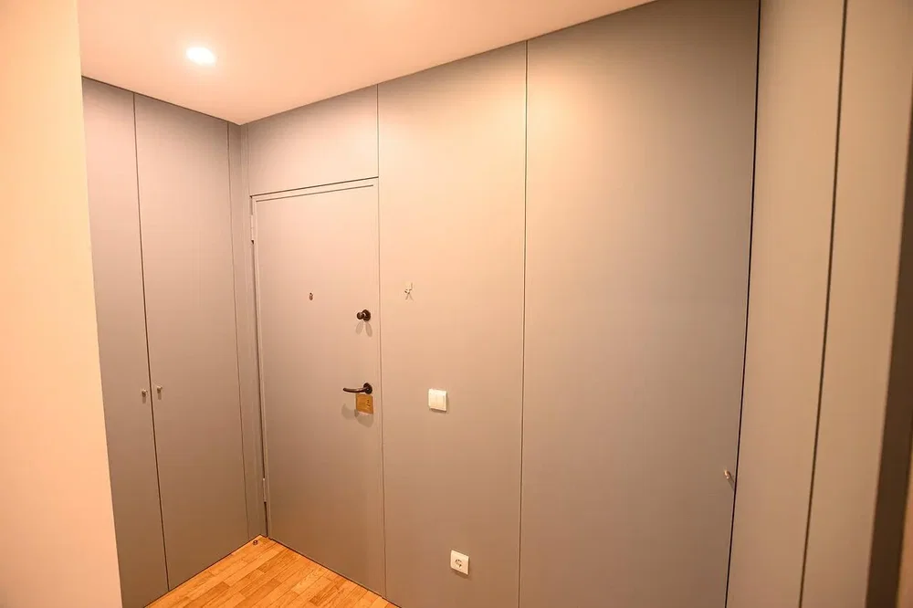 Vestiyer; ahşap zemin, tadilatlı