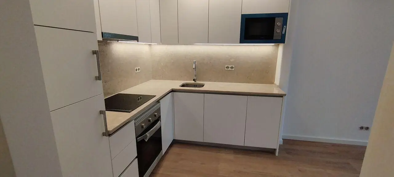 Mutfak; mutfak aletleri, tadilatlı, doğal ışık