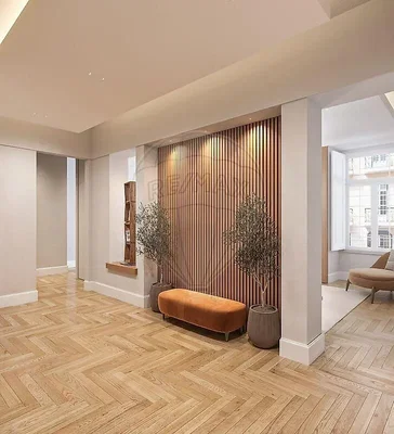 Oturma odası; ahşap zemin, doğal ışık