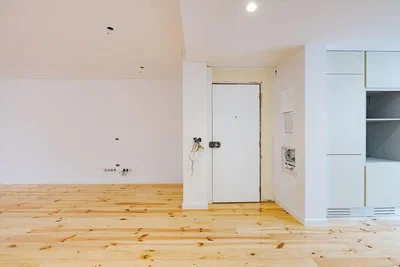 Ostatní; dřevěná podlaha, nutná rekonstrukce