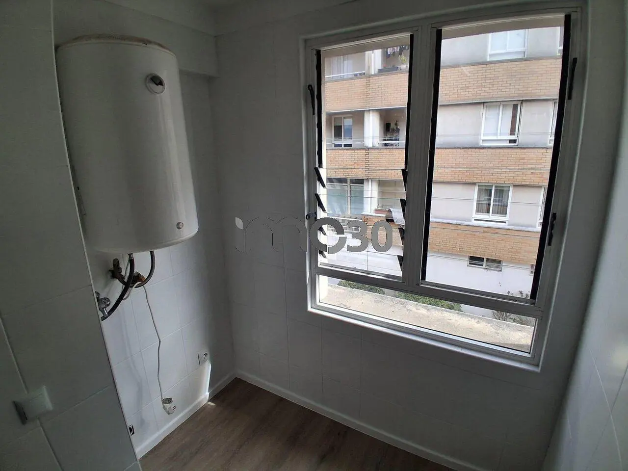 Kupaonica; bojler, pogled, pločice