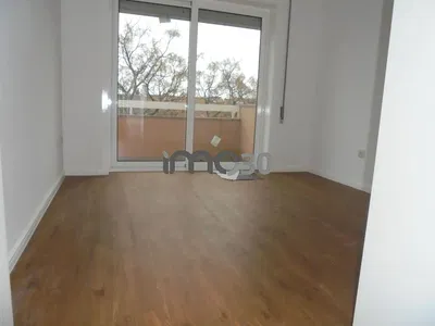 Wohnzimmer; blick, holzboden, tageslicht