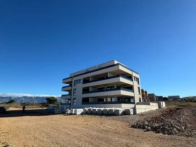 Dům a okolí; výhled